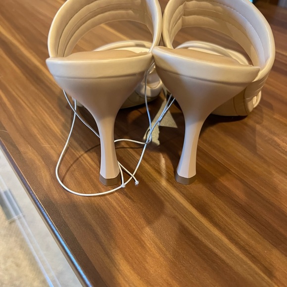 New Target Brand heals - Picture 4 of 4